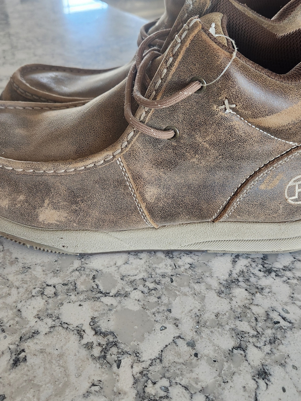 Roper Brown Distressed Leather Men’s Chukka Boots